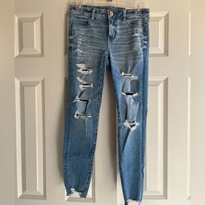 American Eagle Women’s Short Low Rise Ripped Jegging The Dream Jean Size 4